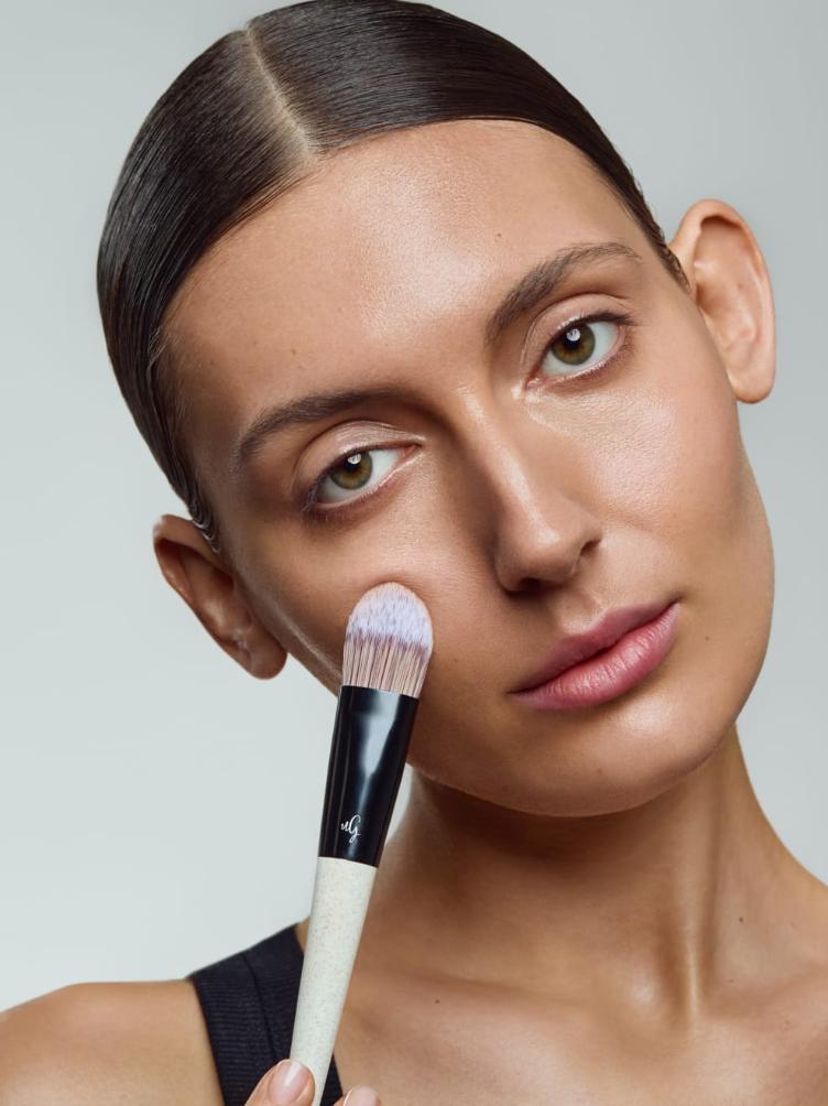 Und Foundation Pinsel 8 - 0