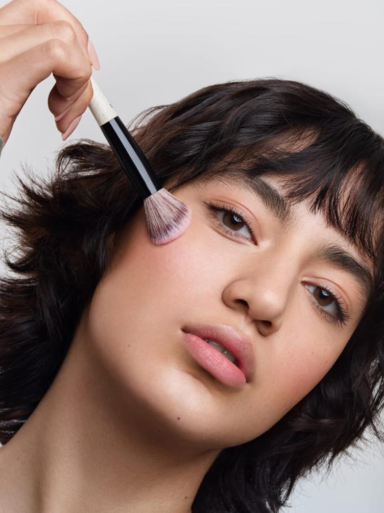 Und Gretel Foundation Blush & Contouring Brush 3 - 0