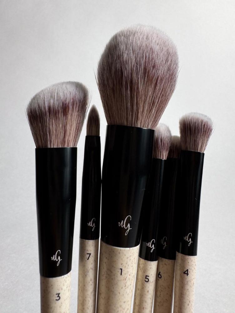 Und Gretel Concealer Brush 4 - 1