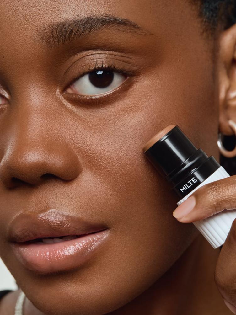 Und Gretel MILTE Foundation Stick - Light Dark 07 - 2