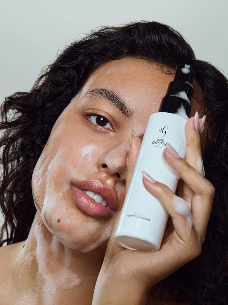 Und Gretel SCHUM Foam Cleanser - 1