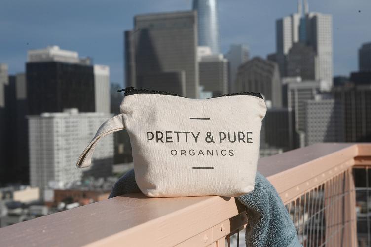 Pretty & Pure Organics Beauty Case Travelsize - 1